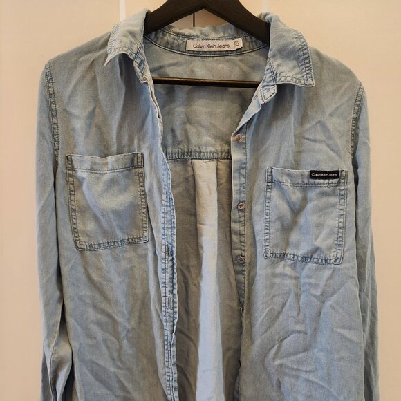 Calvin Klein Jeans - 100% Tencel Chambray Button-Up Shirt Women’s Small - Picture 1 of 4